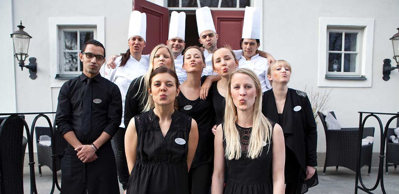 Jobba som Serveringspersonal hos Östergårds, Mat, Fest & Möten